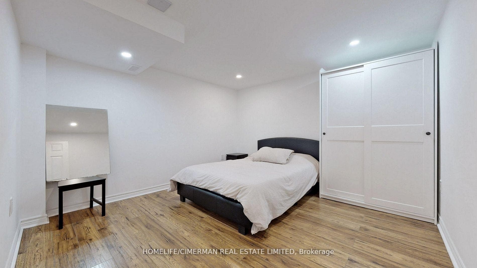 54 Cotswold Crescent photo 34