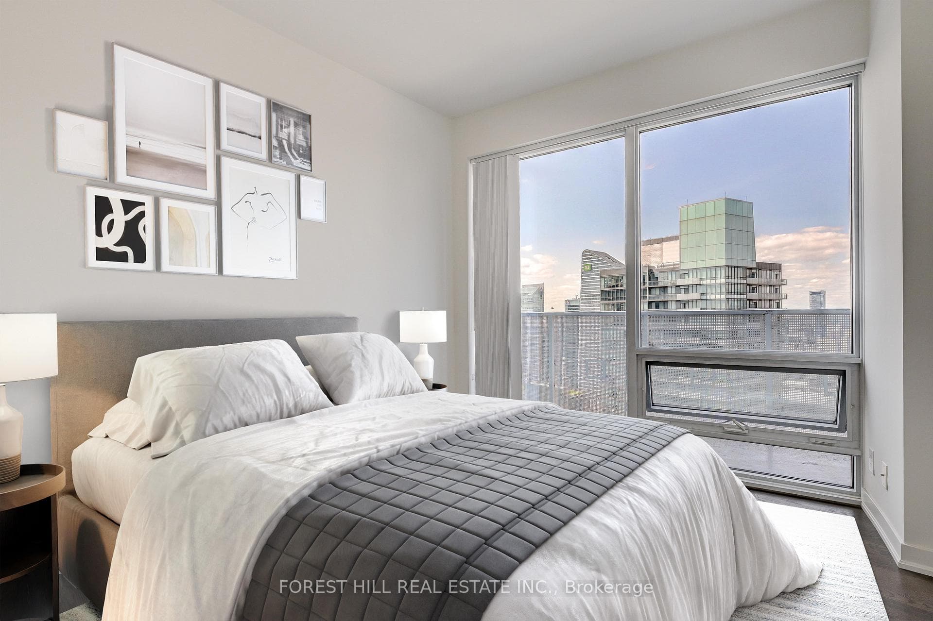100 Harbour Street Unit 5504 photo 9