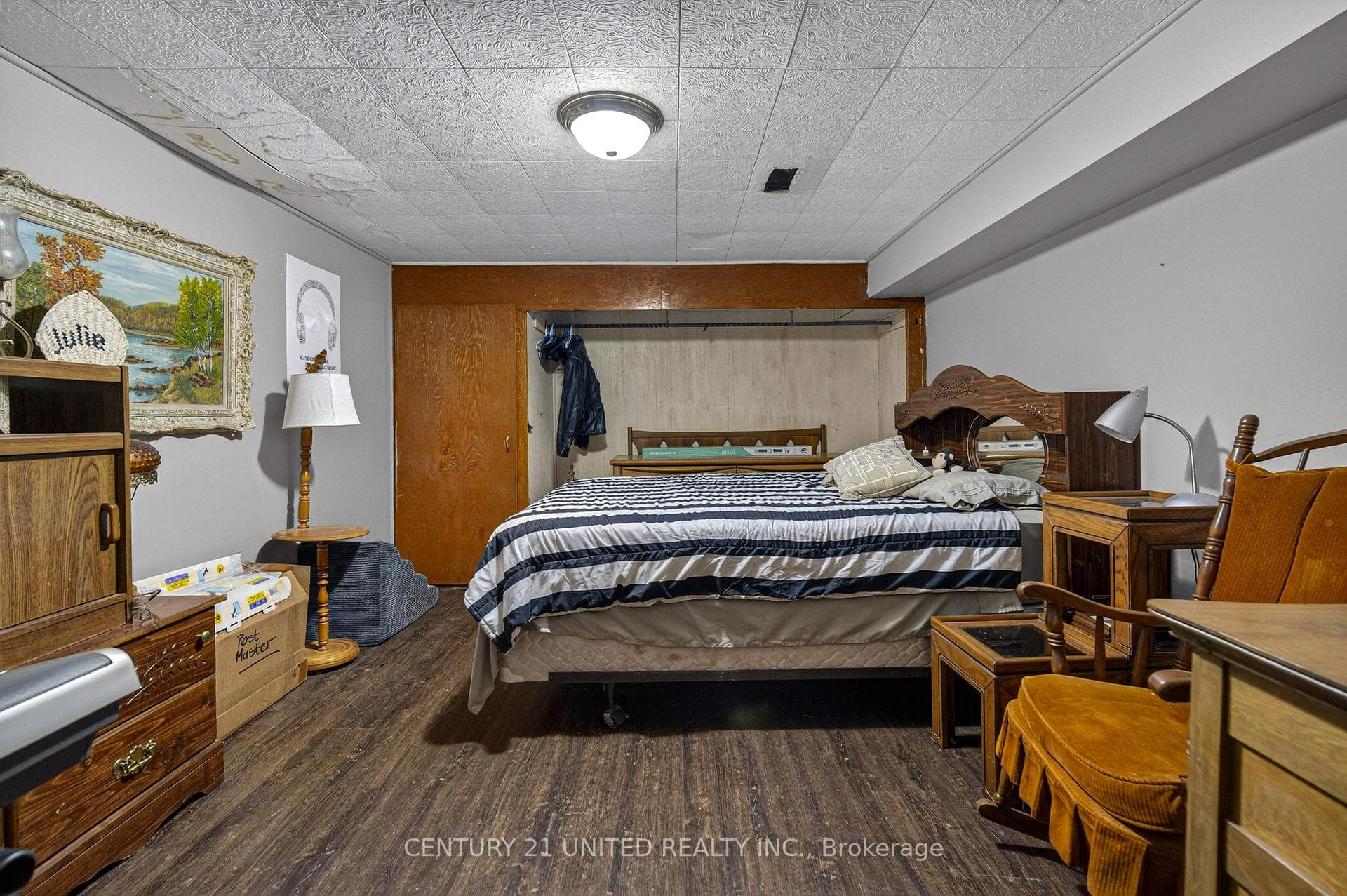 794 Foxe Street photo 18