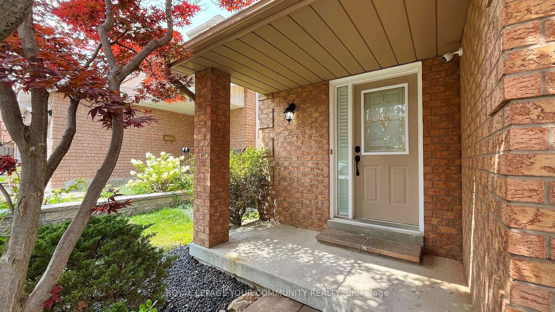 381 Rushbrook Drive photo 3