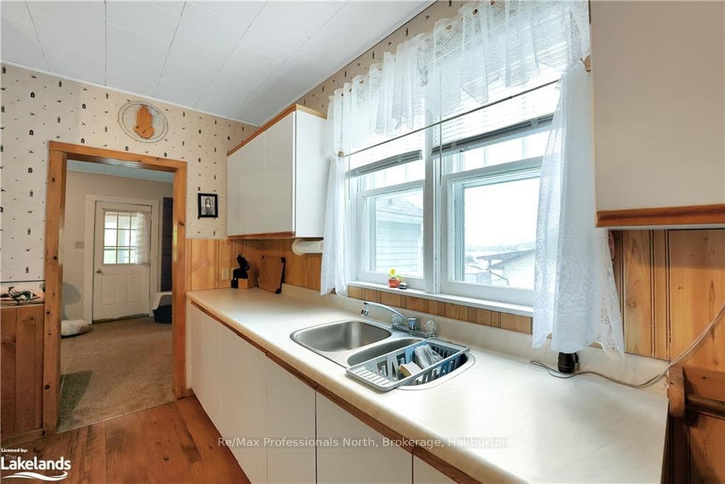 27 PARK Street photo 6