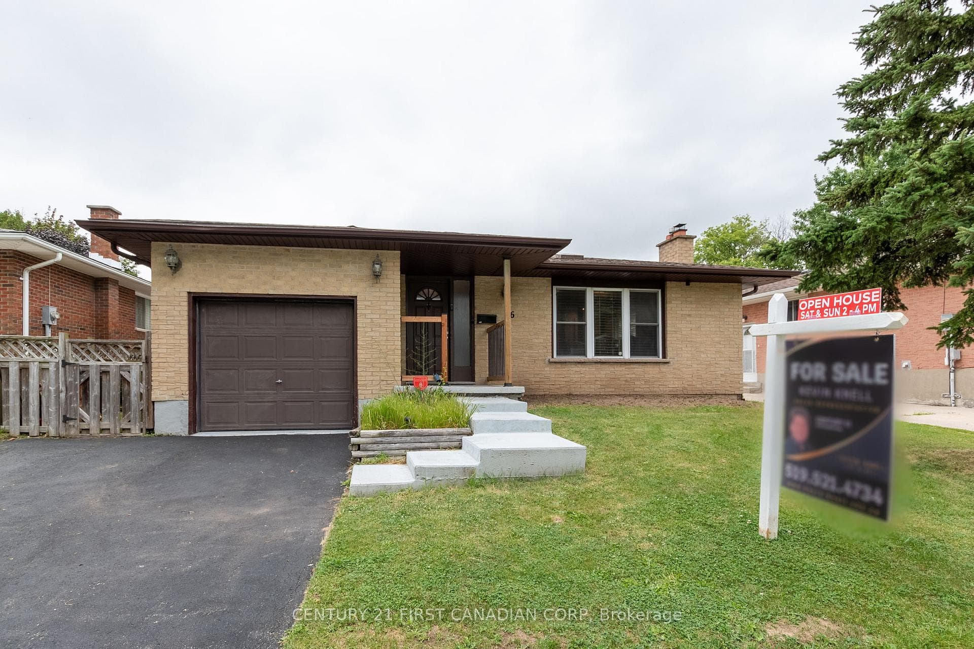 16 Ponderosa Crescent photo 1