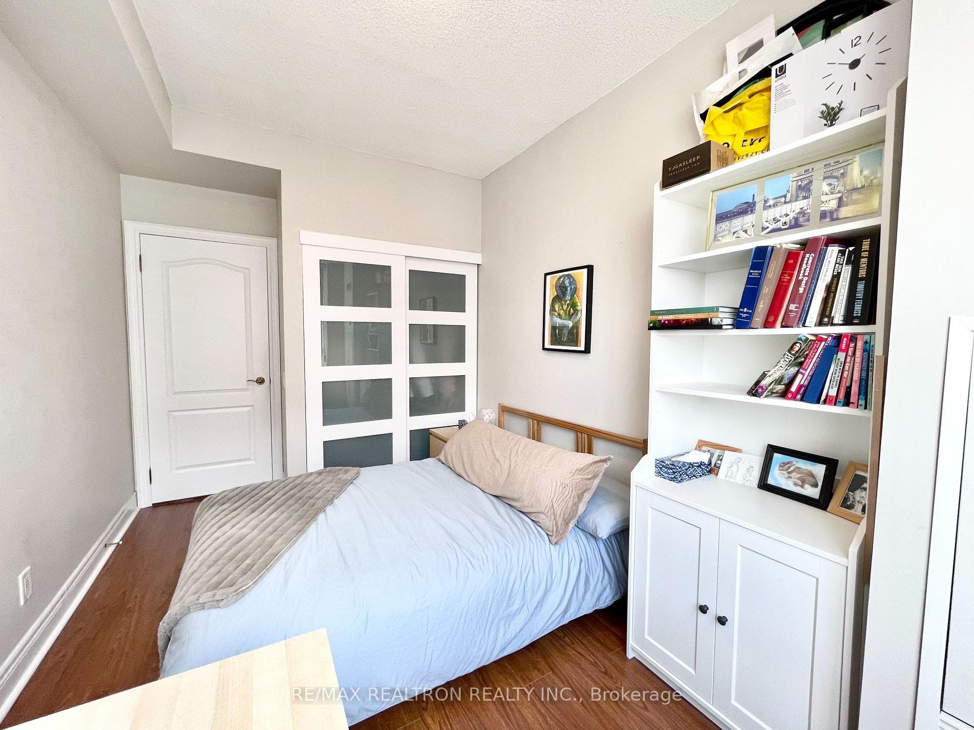 1 Clairtrell Road Unit 1205 photo 11
