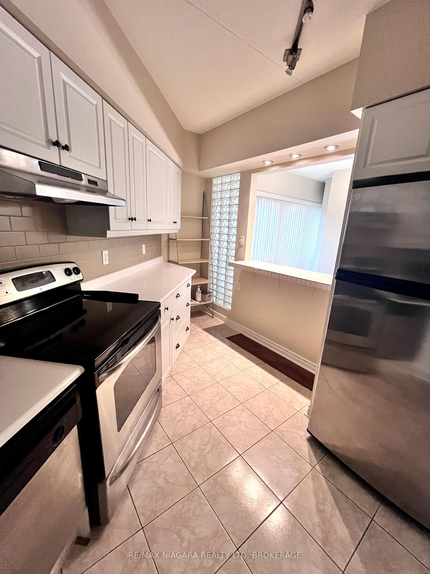 3364 Montrose Road Unit 105 photo 13