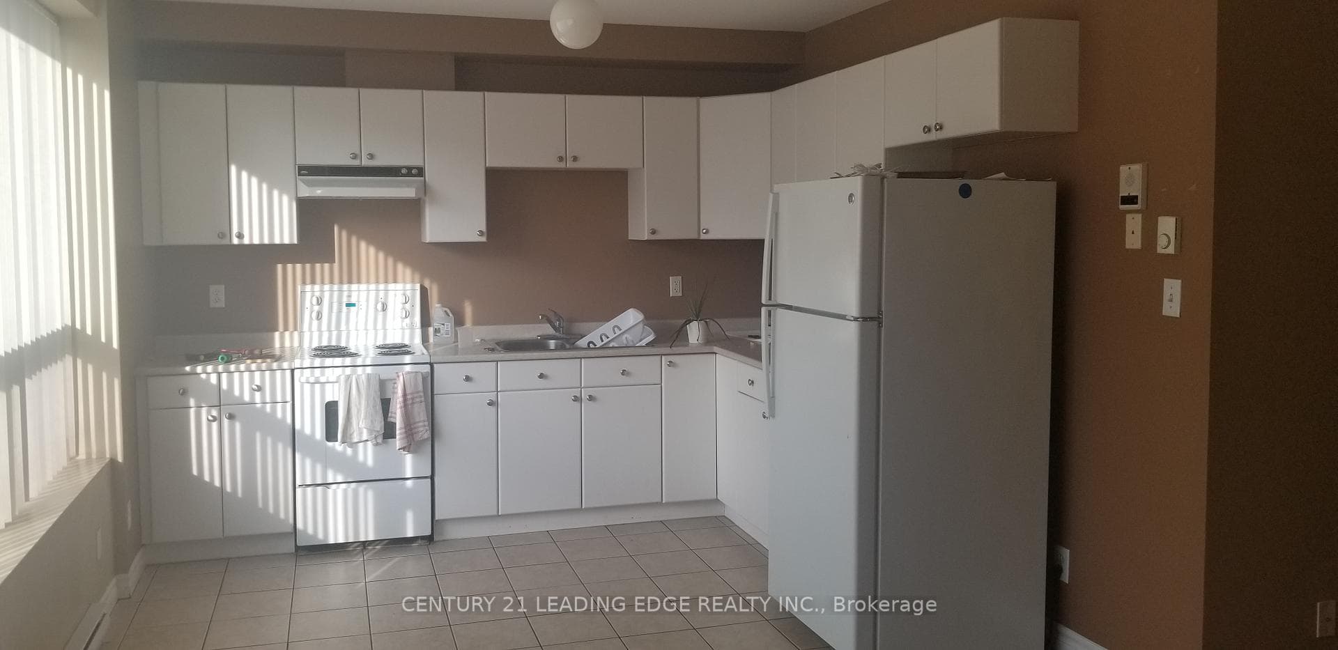 959 Bloor Street Unit 1 photo 9