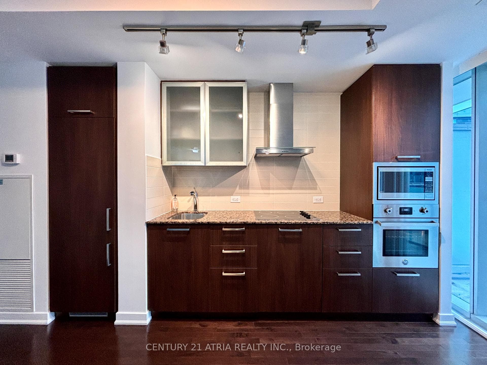 14 York Street Unit 508 photo 5