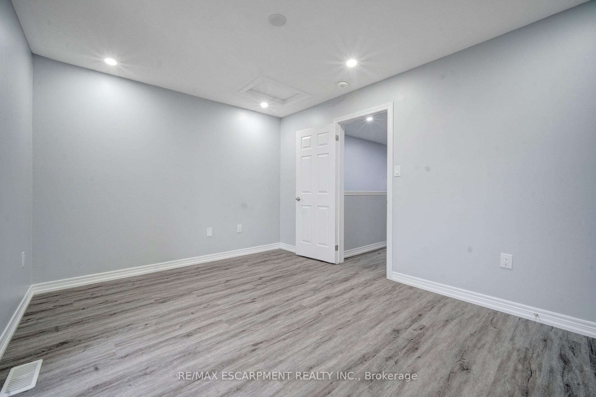 404 Linden Drive photo 36