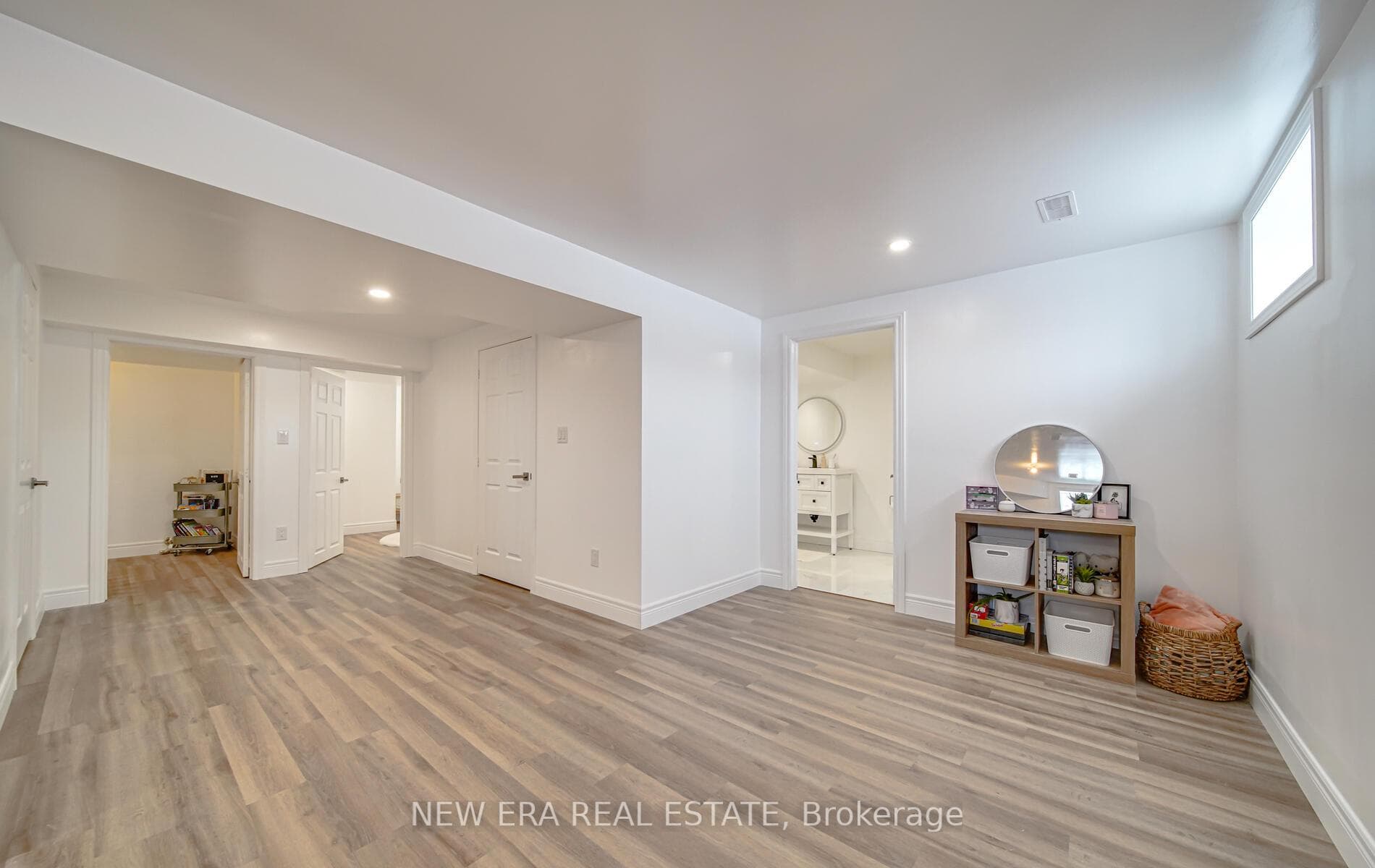 13 McCrae Crescent photo 28