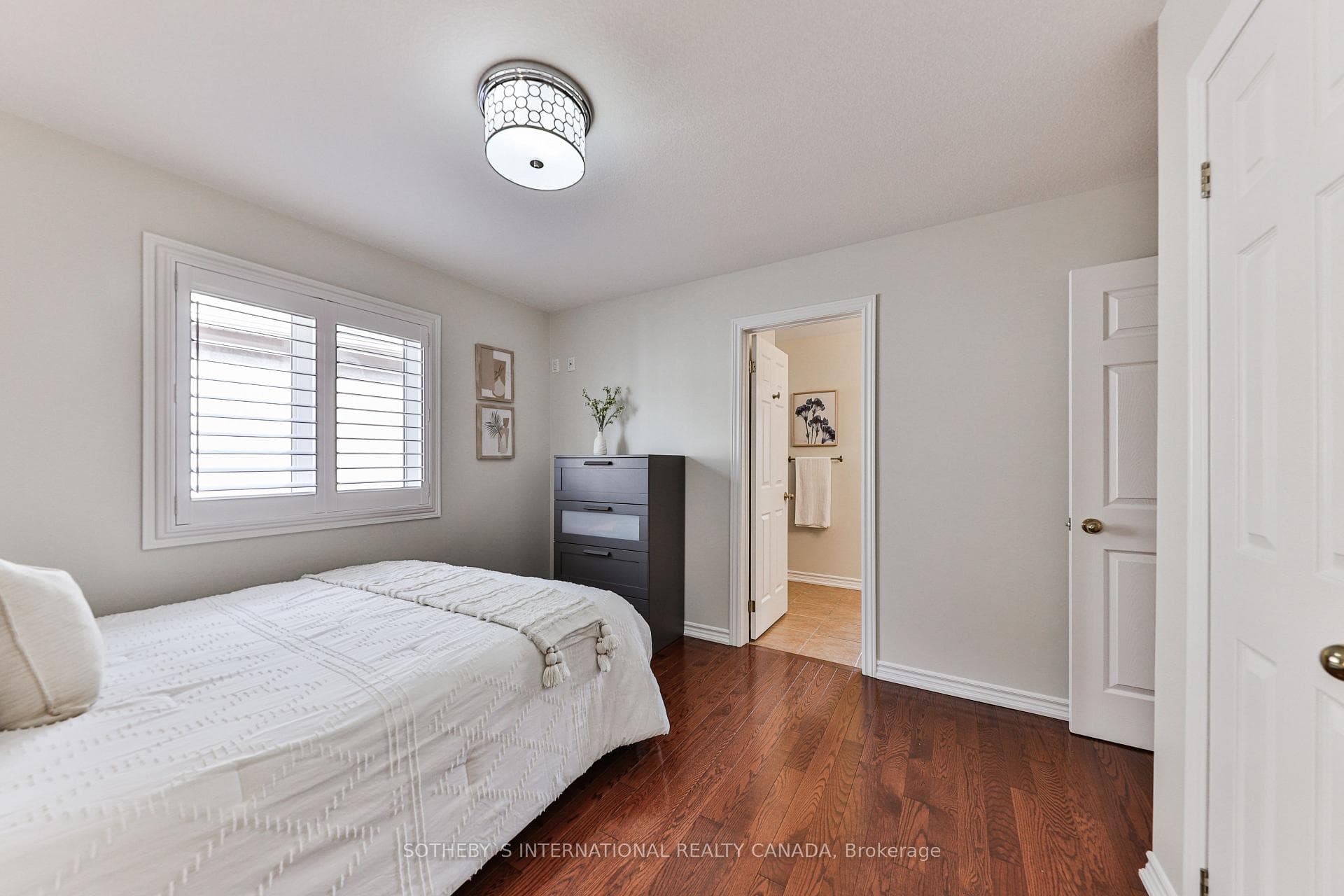 2324 Tesla Crescent photo 26