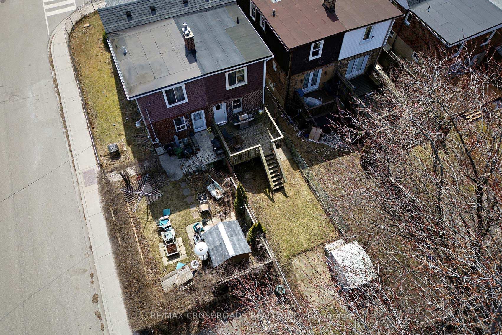54 Winston Avenue photo 31
