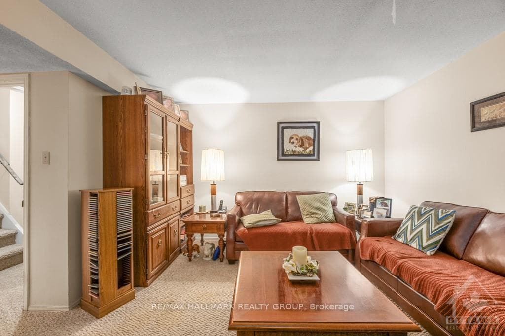 34 MELVILLE Drive photo 21