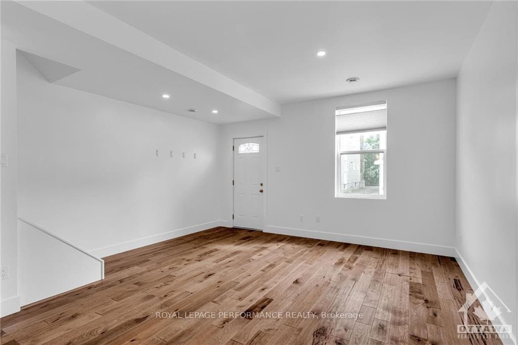 52 STIRLING Avenue photo 4