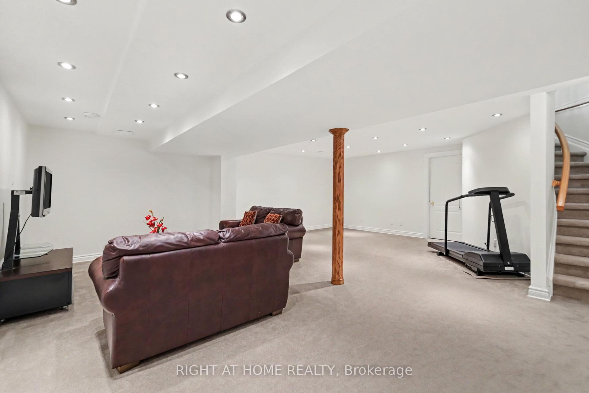 54 Fieldcrest Avenue photo 24