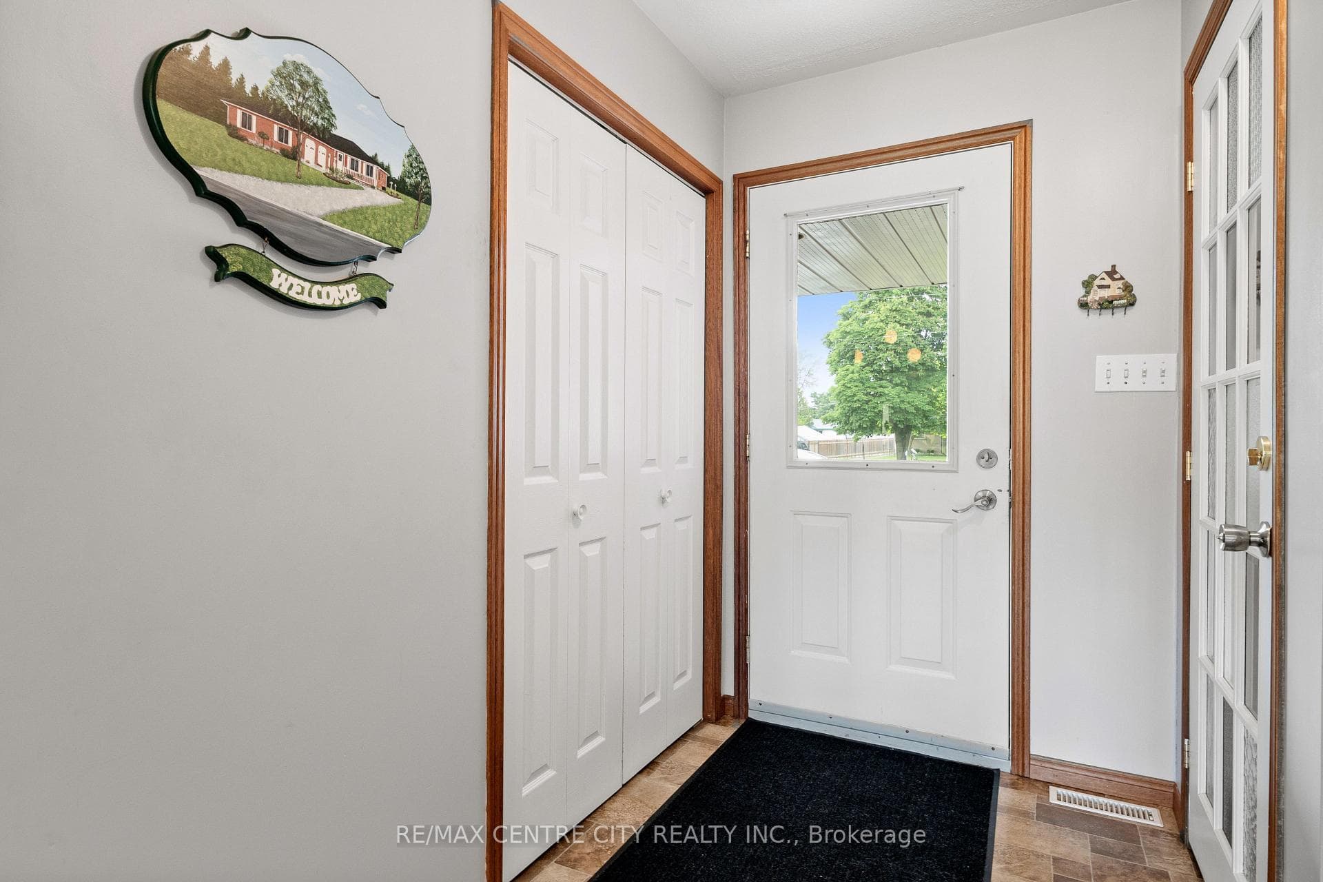 Spacious Entry