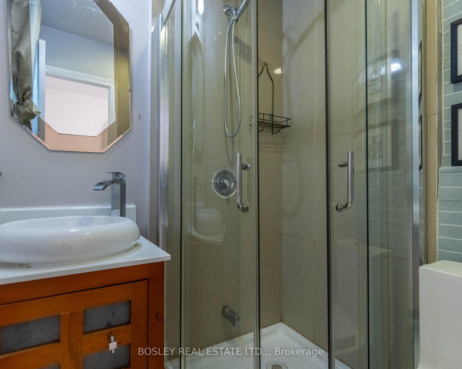 4466 Fourth Avenue photo 15