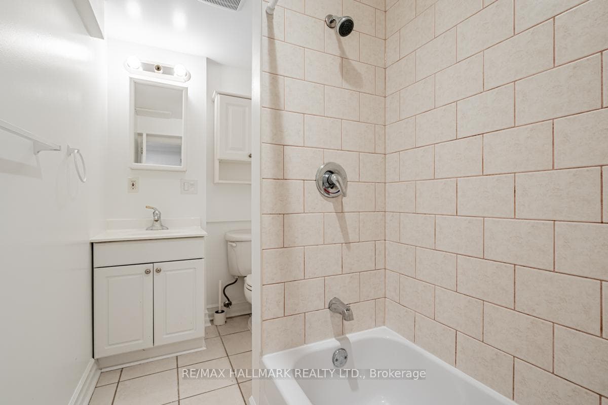 47 Manchester Avenue Unit 2 photo 22