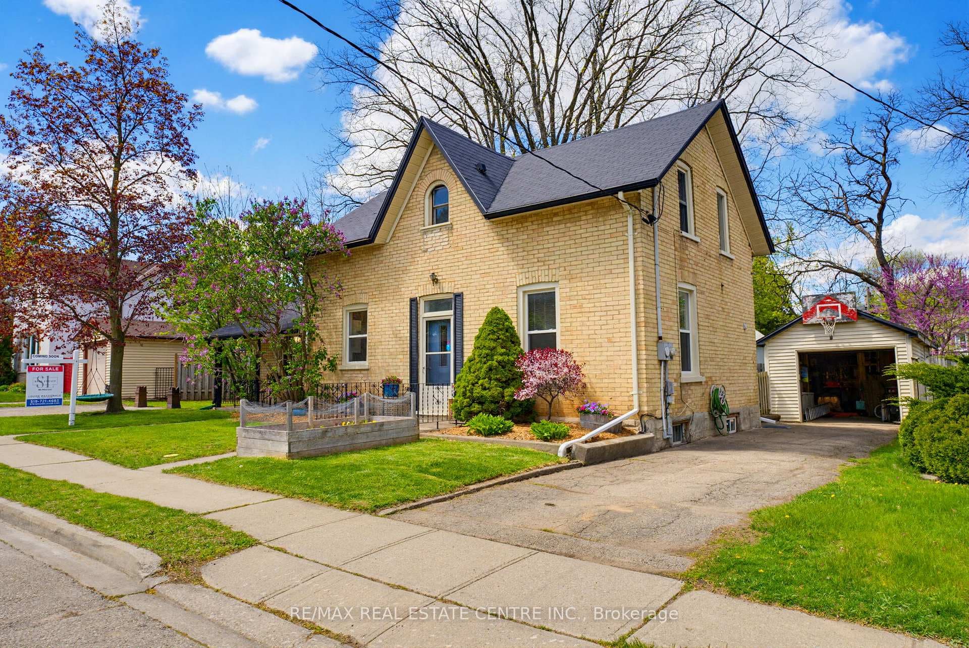 THIS HOME FEAT. 1 CAR GARAGE & 2 DRIVEWAYS