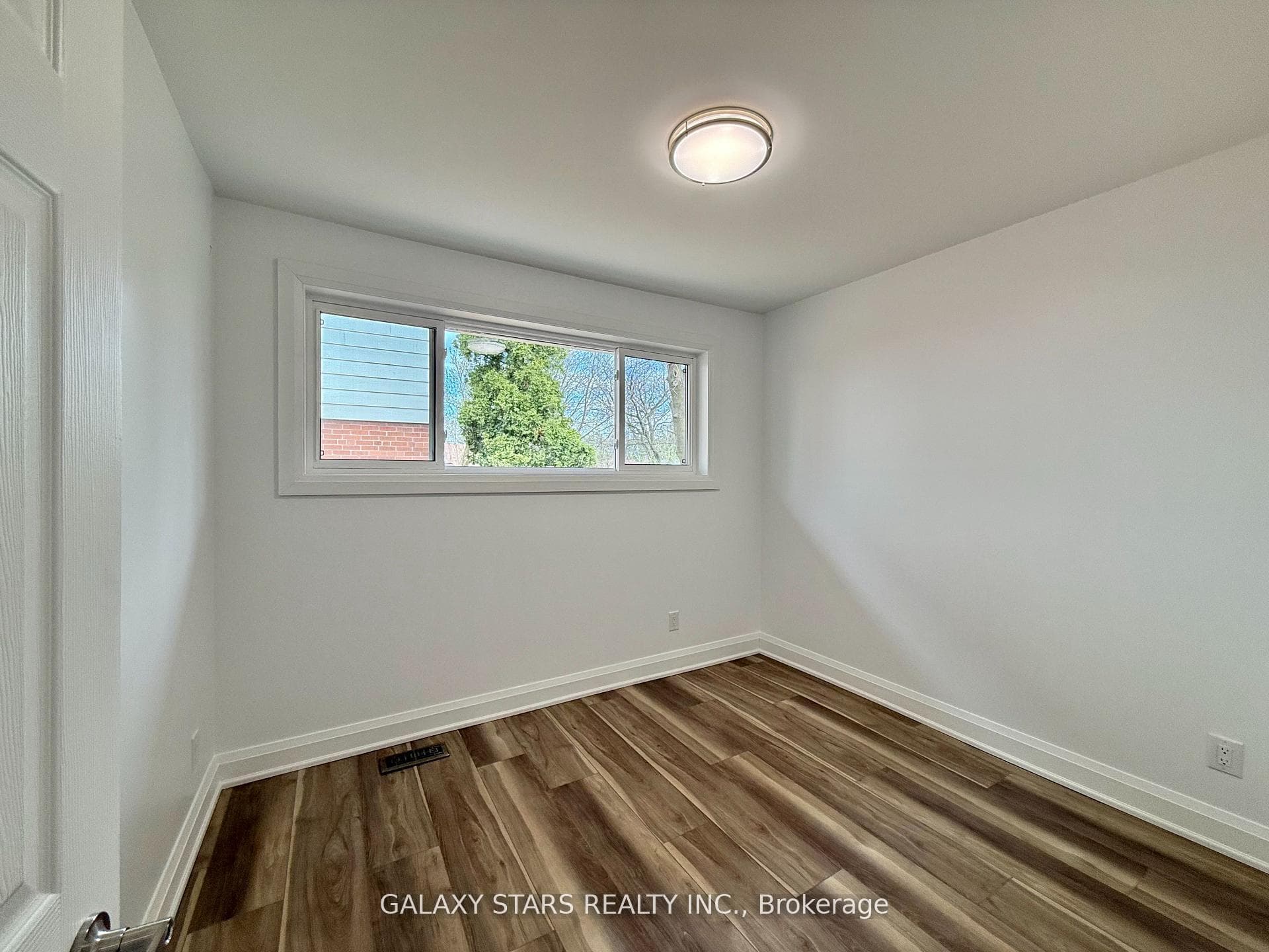 57 Moorecroft Crescent photo 15
