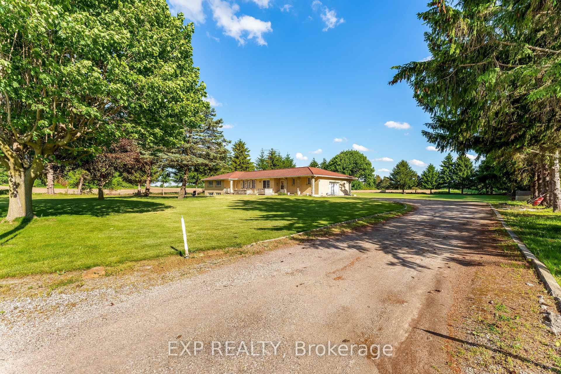 2047 Hamilton Road photo 18