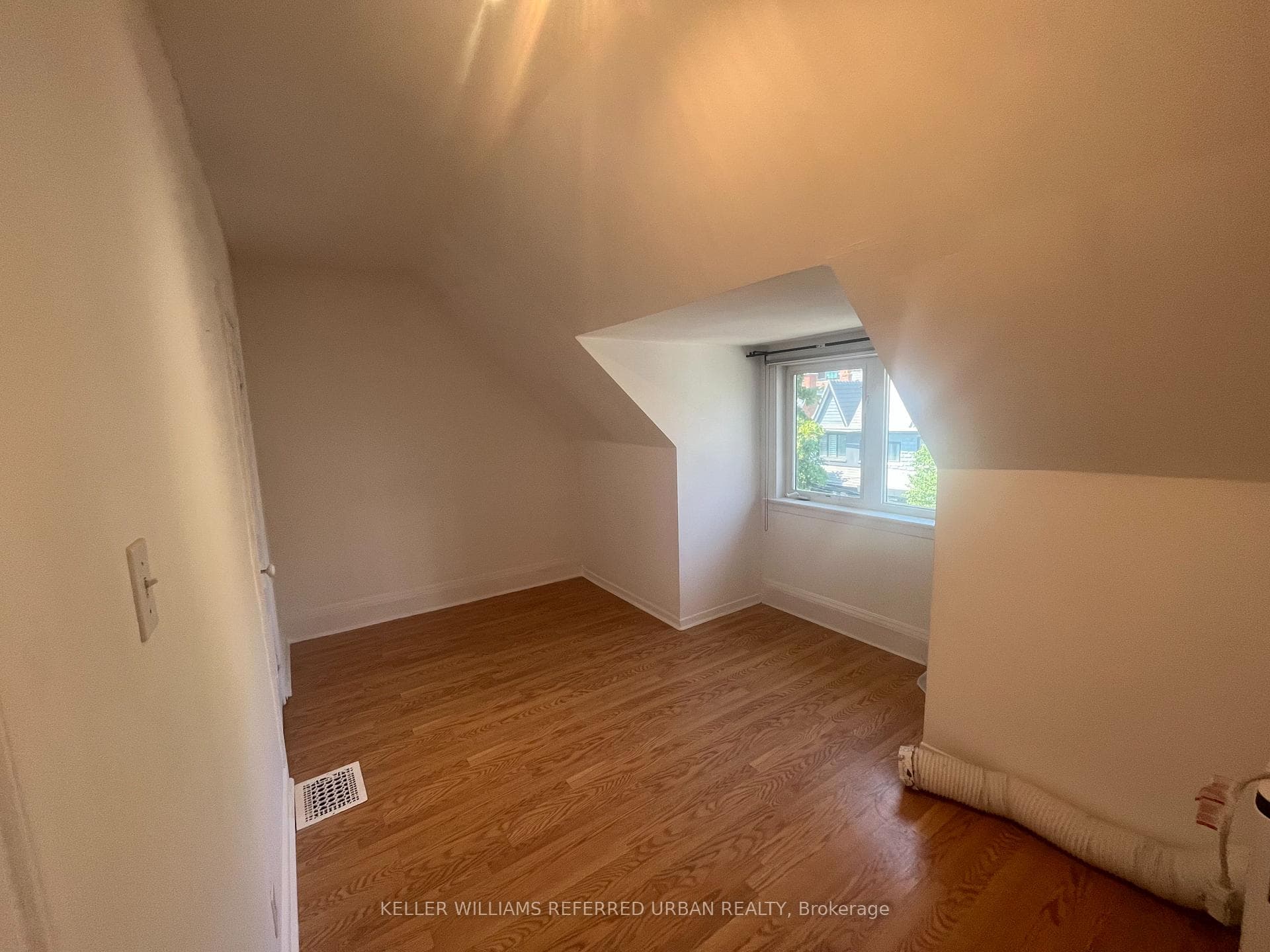 91 Dovercourt Road Unit Upper photo 8