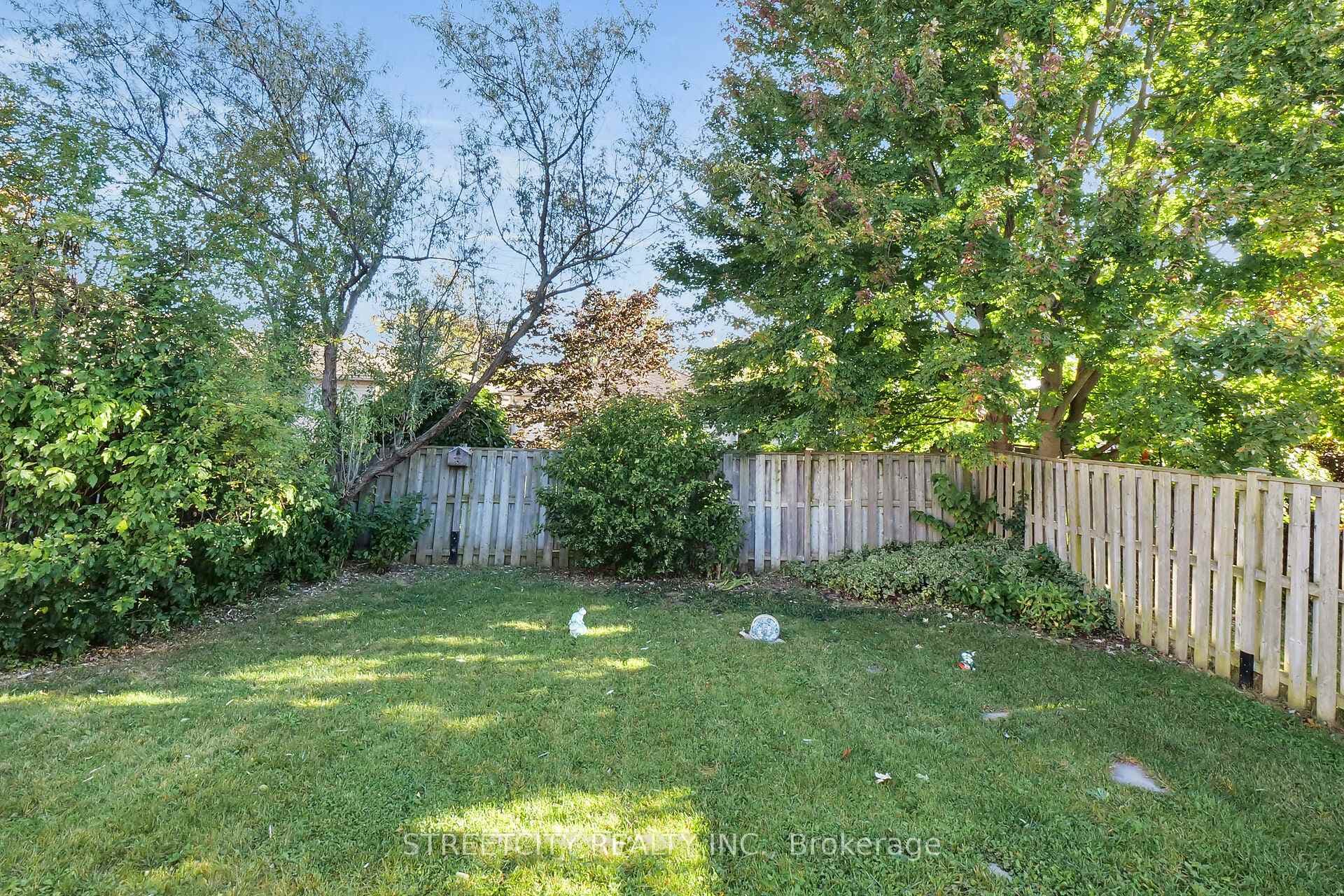 62 Maxine Court photo 30