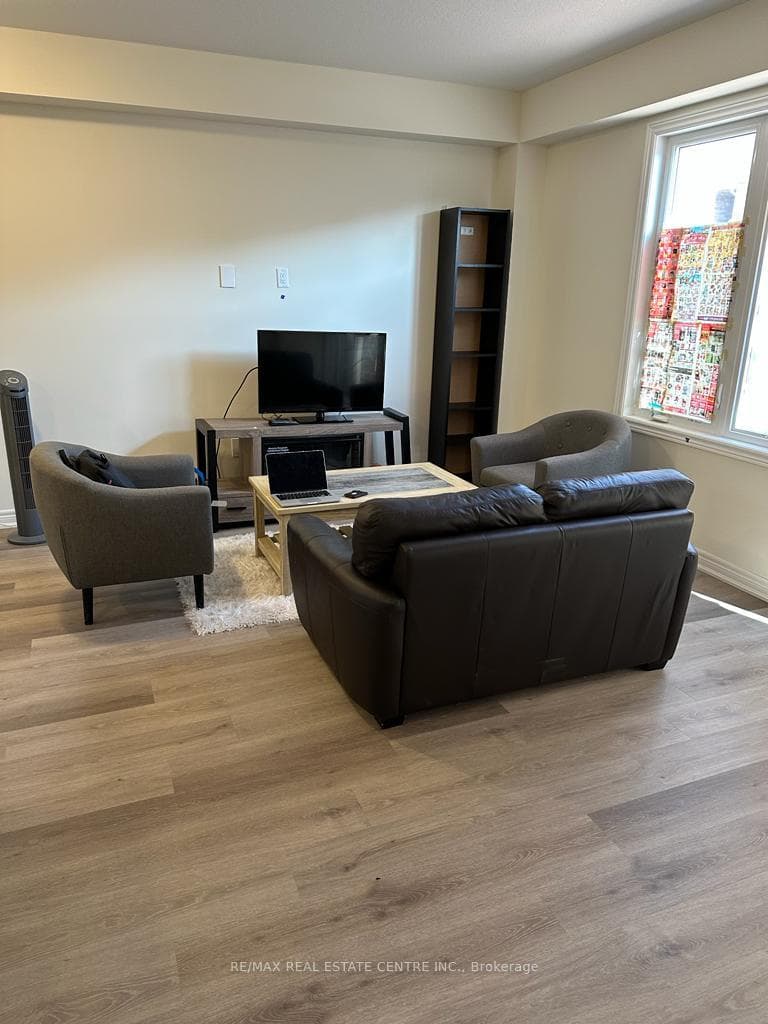 102 Pinot Crescent photo 4