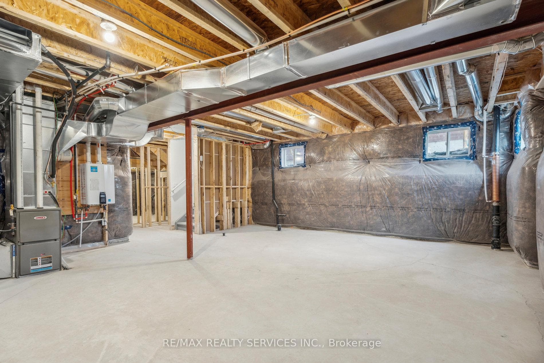 388 Madelaine Drive photo 40