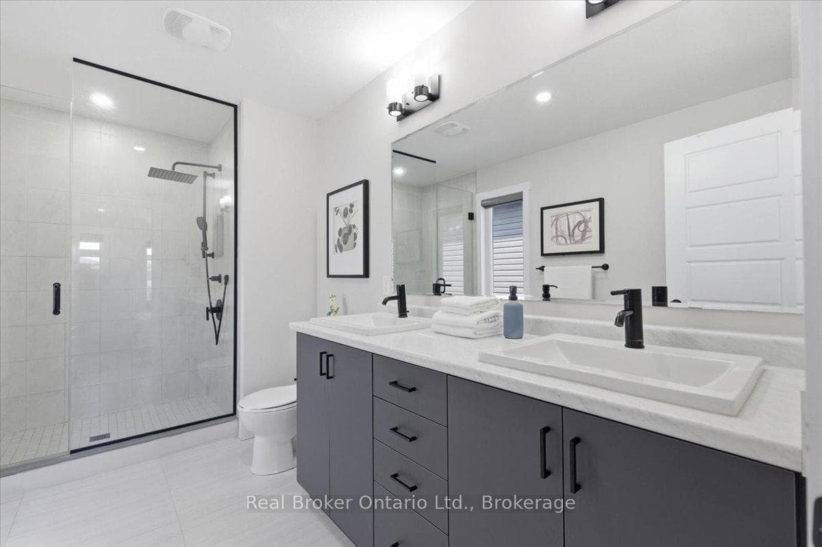 92 Moon Crescent photo 24