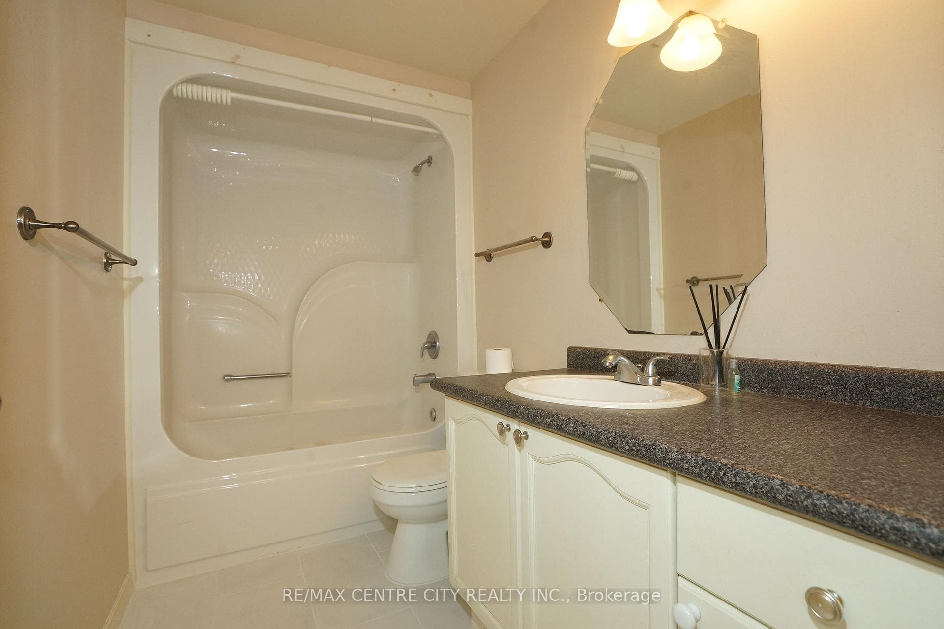 50 Chapman Court Unit 8 photo 14