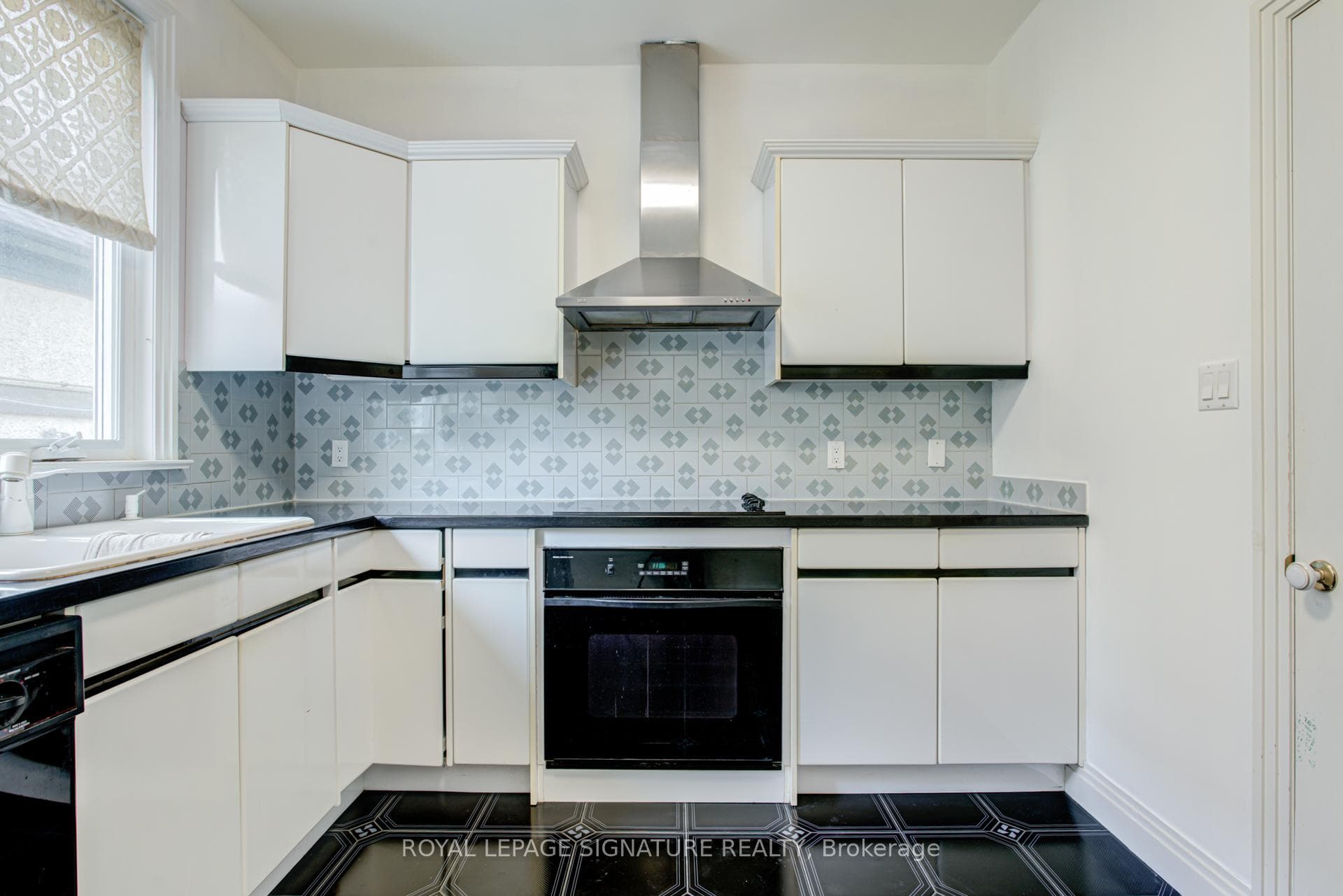 53 Florence Avenue Unit Main photo 8