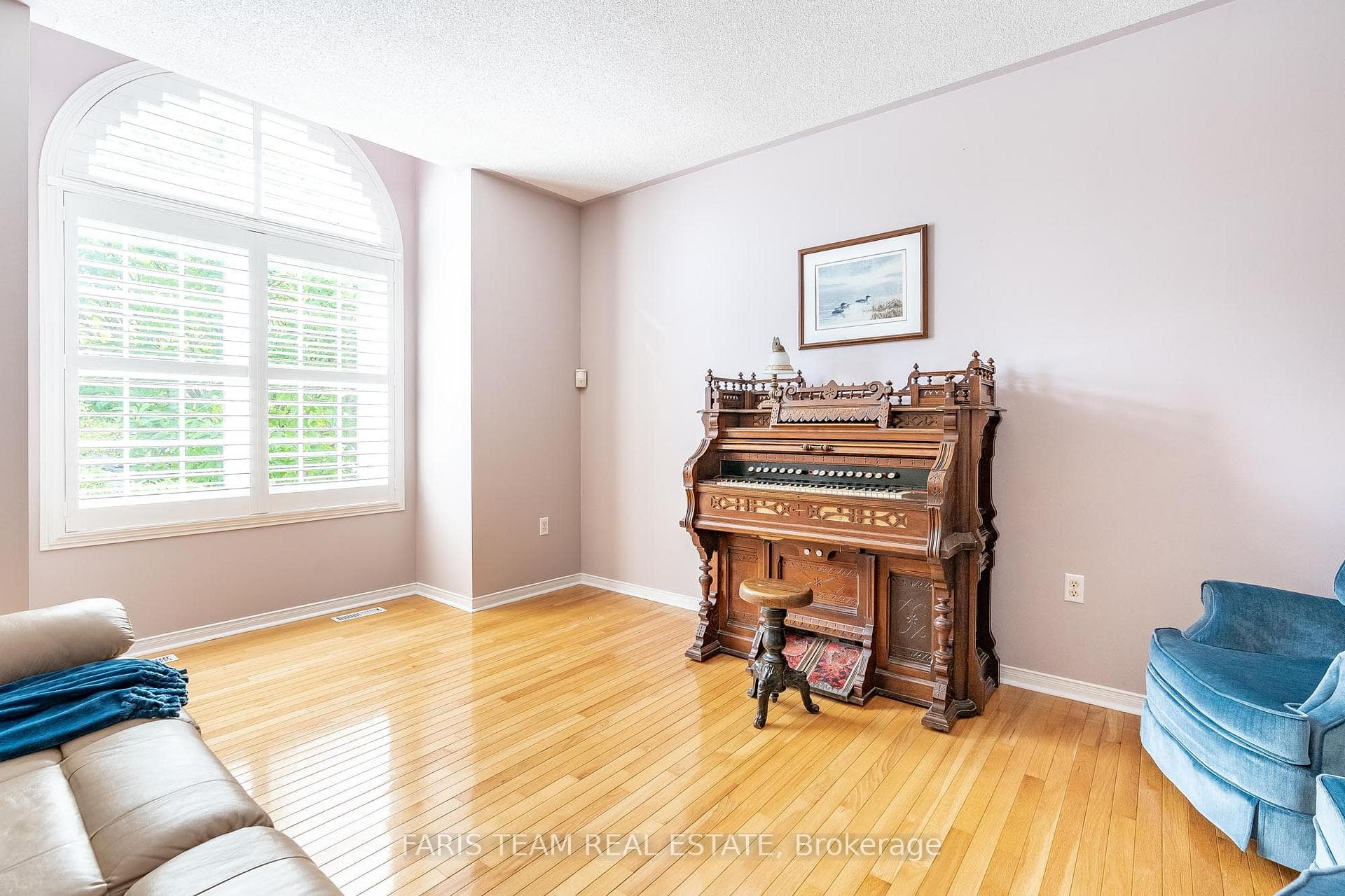 54 Kingsridge Road photo 6