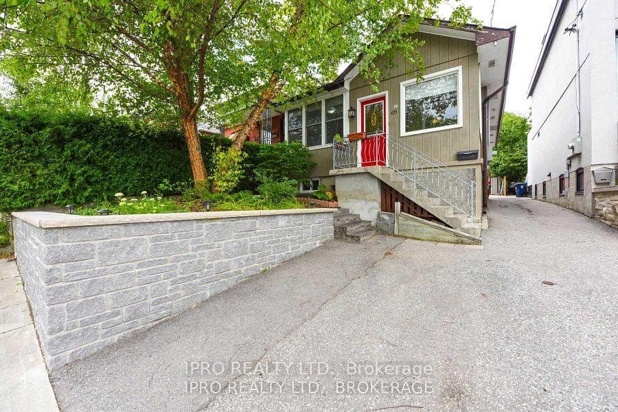 475 Lauder Avenue photo 2