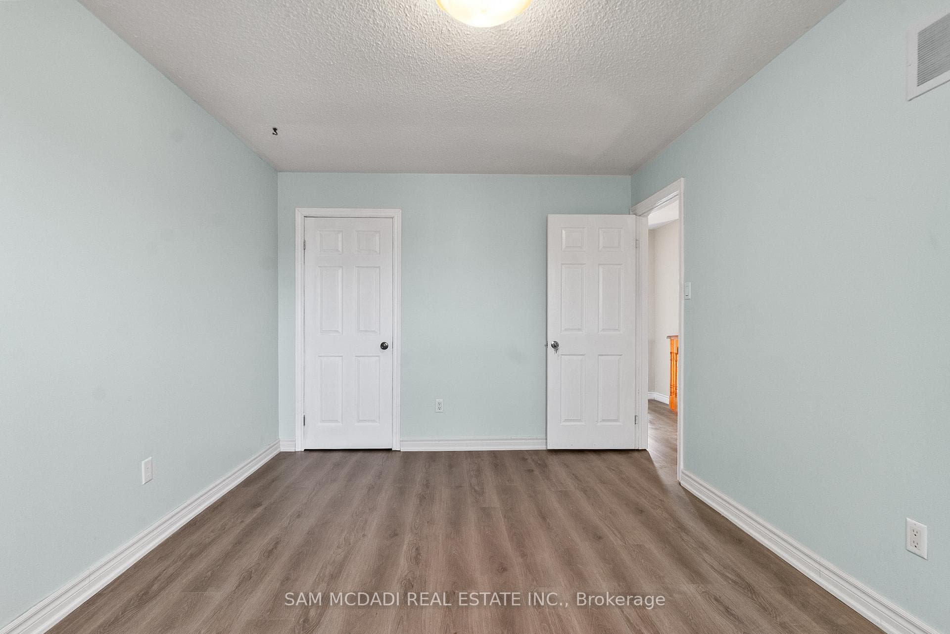 149 Sunforest Drive photo 30
