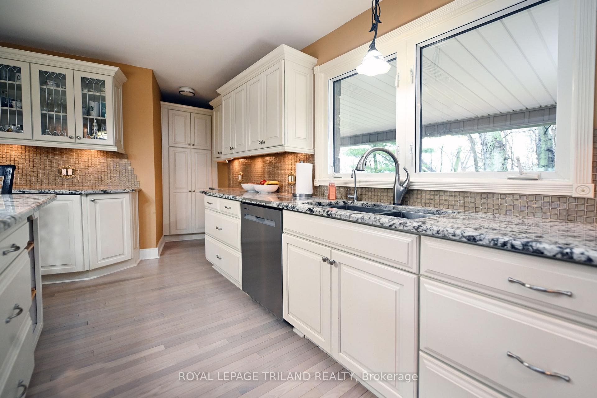 7570 Talbot Trail photo 9