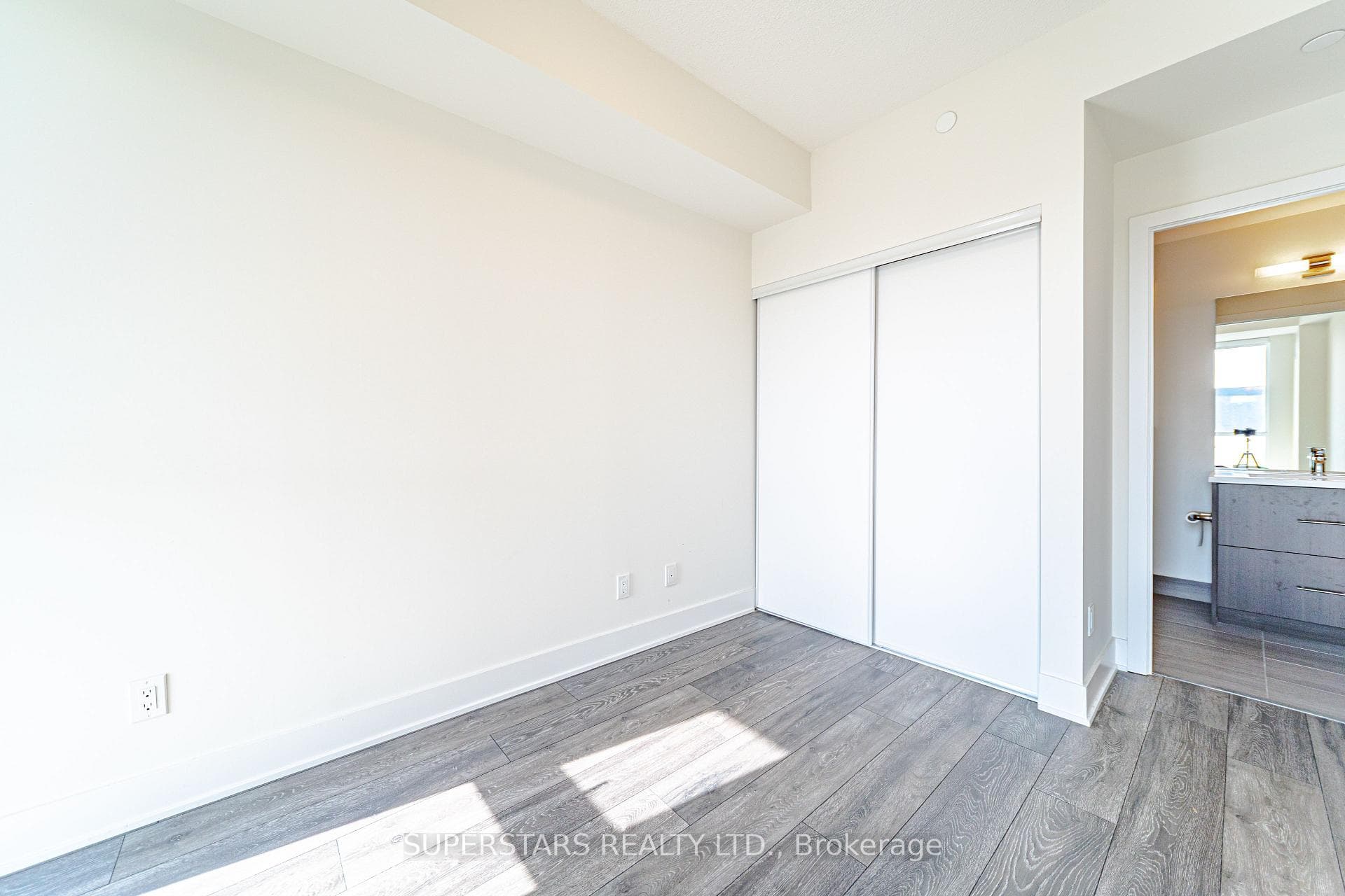 188 Fairview Mall Drive Unit 2216 photo 9