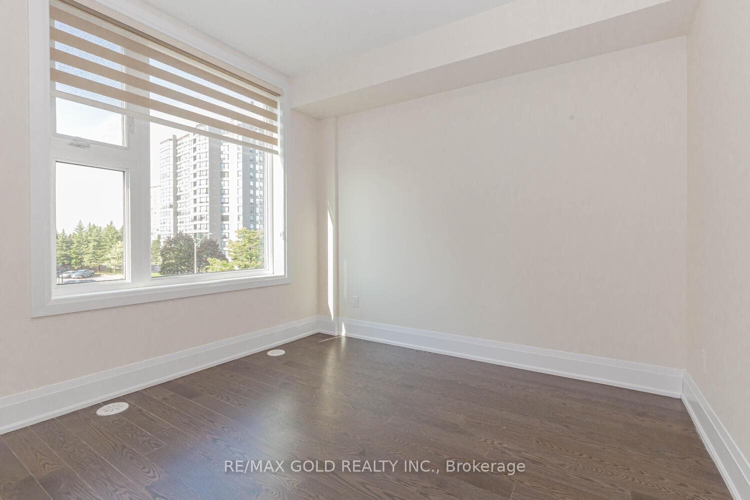 851 Clark Avenue photo 20