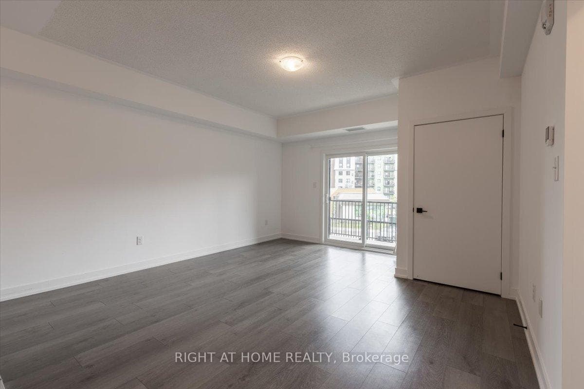 4 Spice Way Unit 105 photo 11