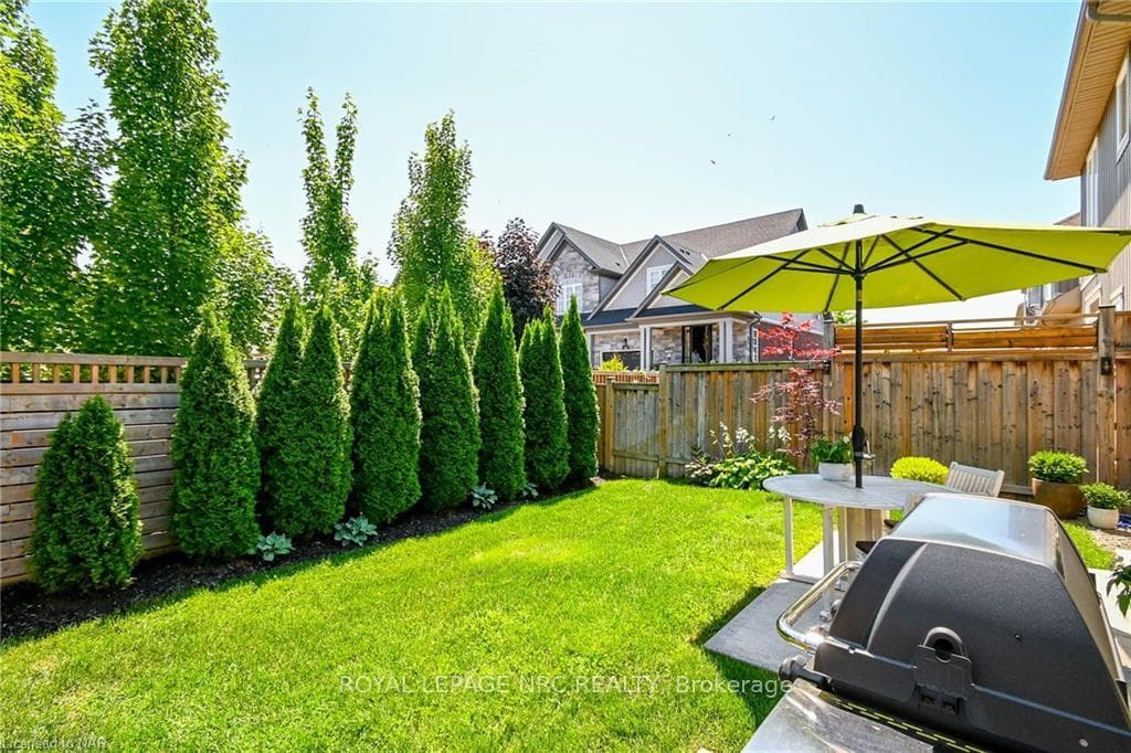 608 Simcoe Street Unit 7 photo 32