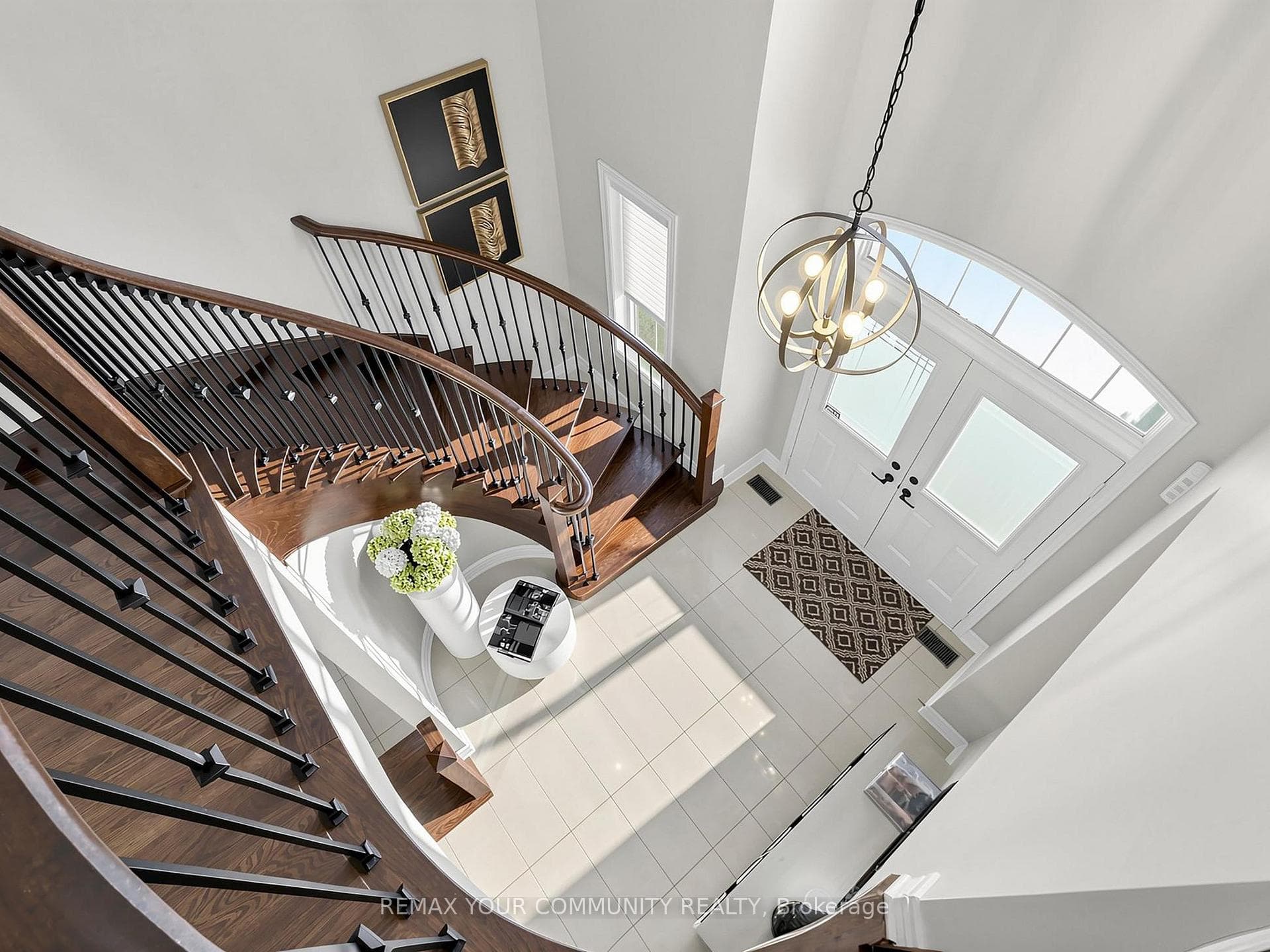 1189 Stuffles Crescent photo 5