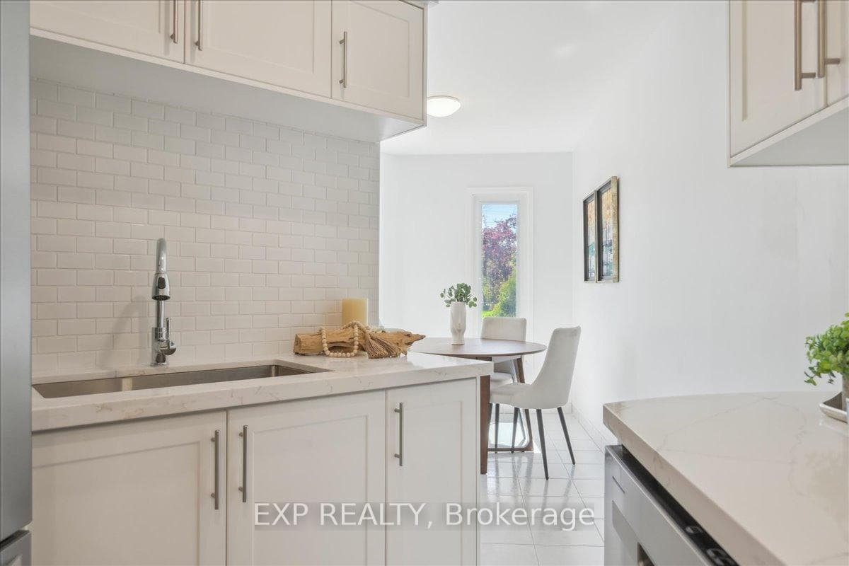 365 Tailfeather Crescent Unit 30 photo 10