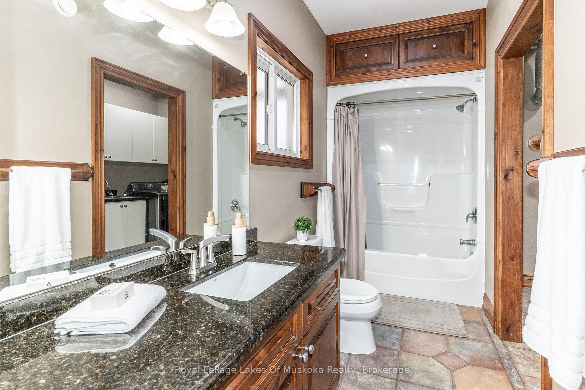 En-suite bath