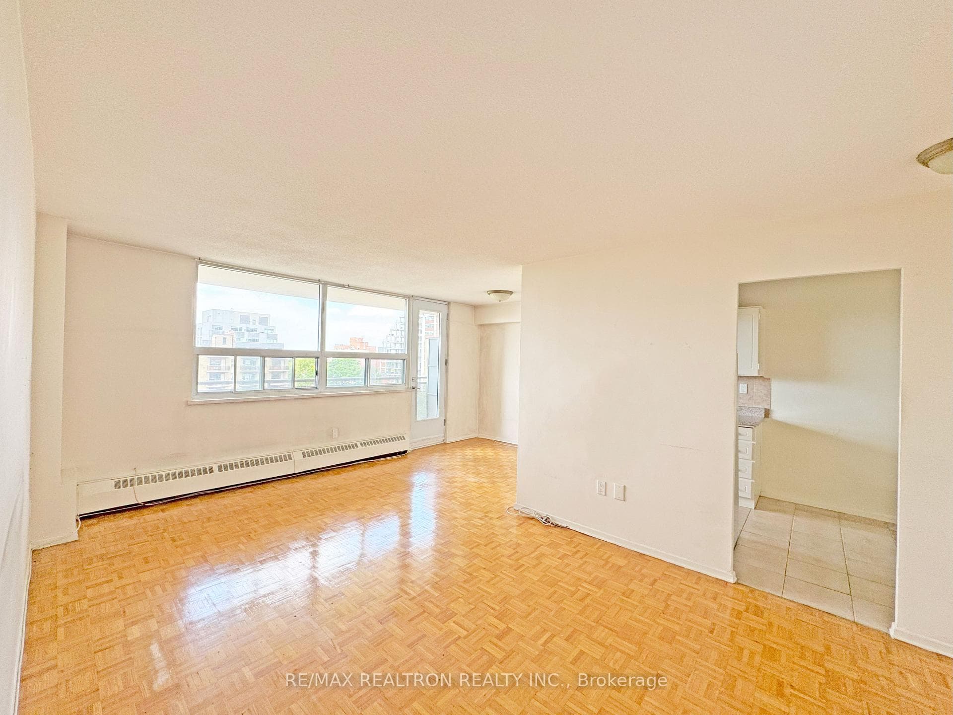 1500 Bathurst Street Unit 802 photo 3