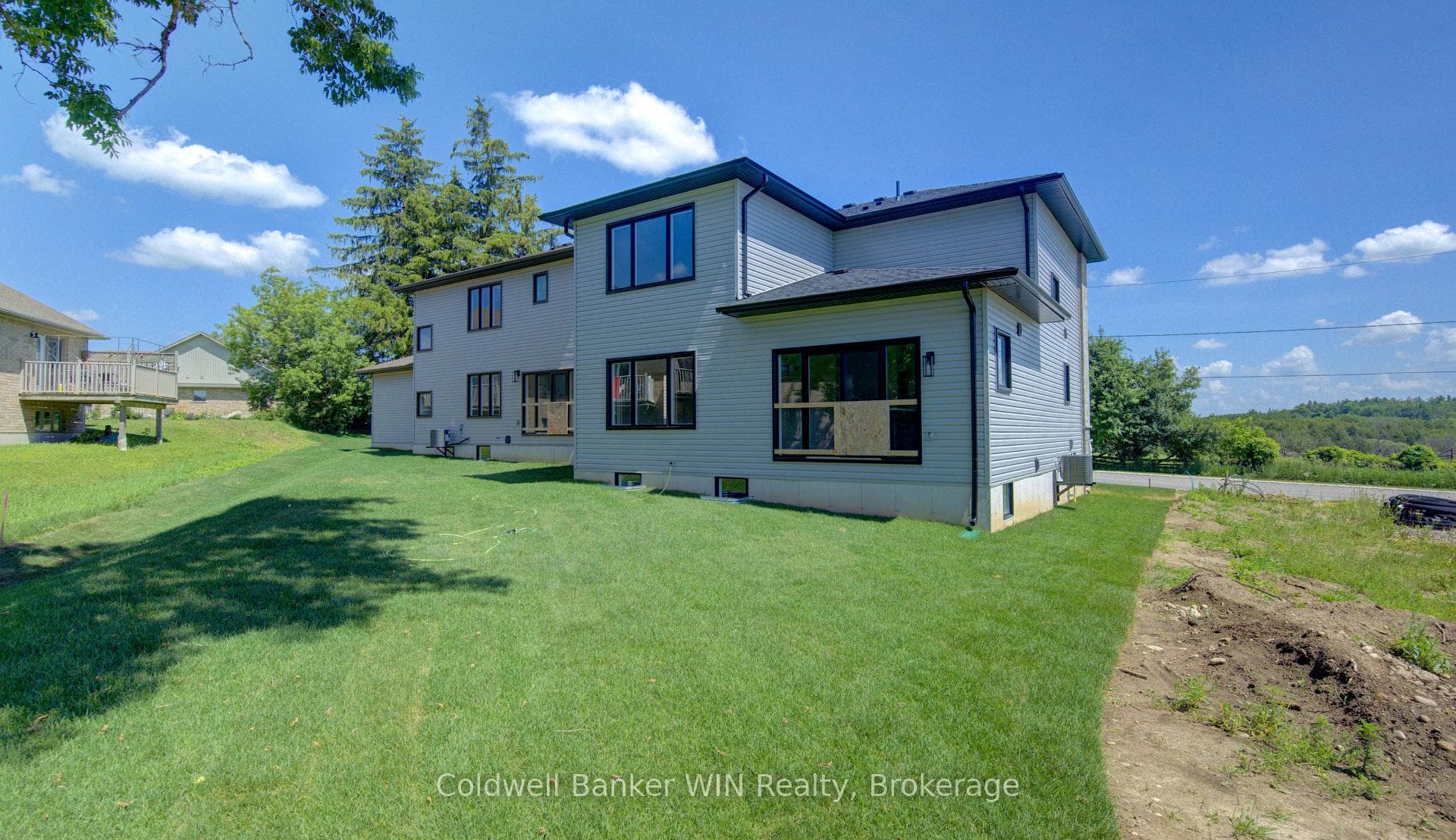 643 Martin Street photo 34