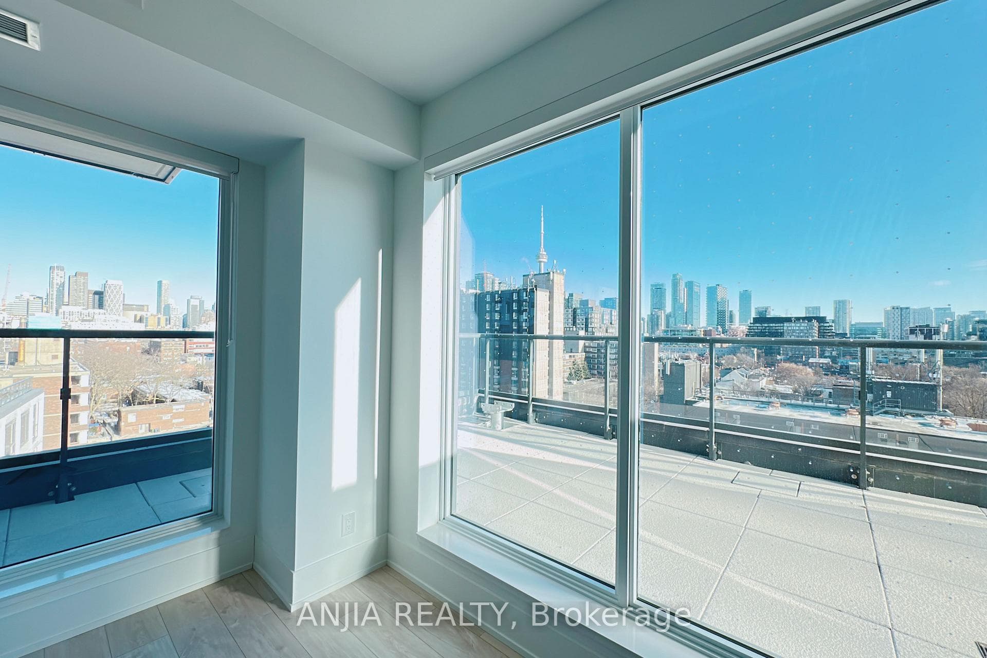 115 Denison Avenue Unit 803 photo 8