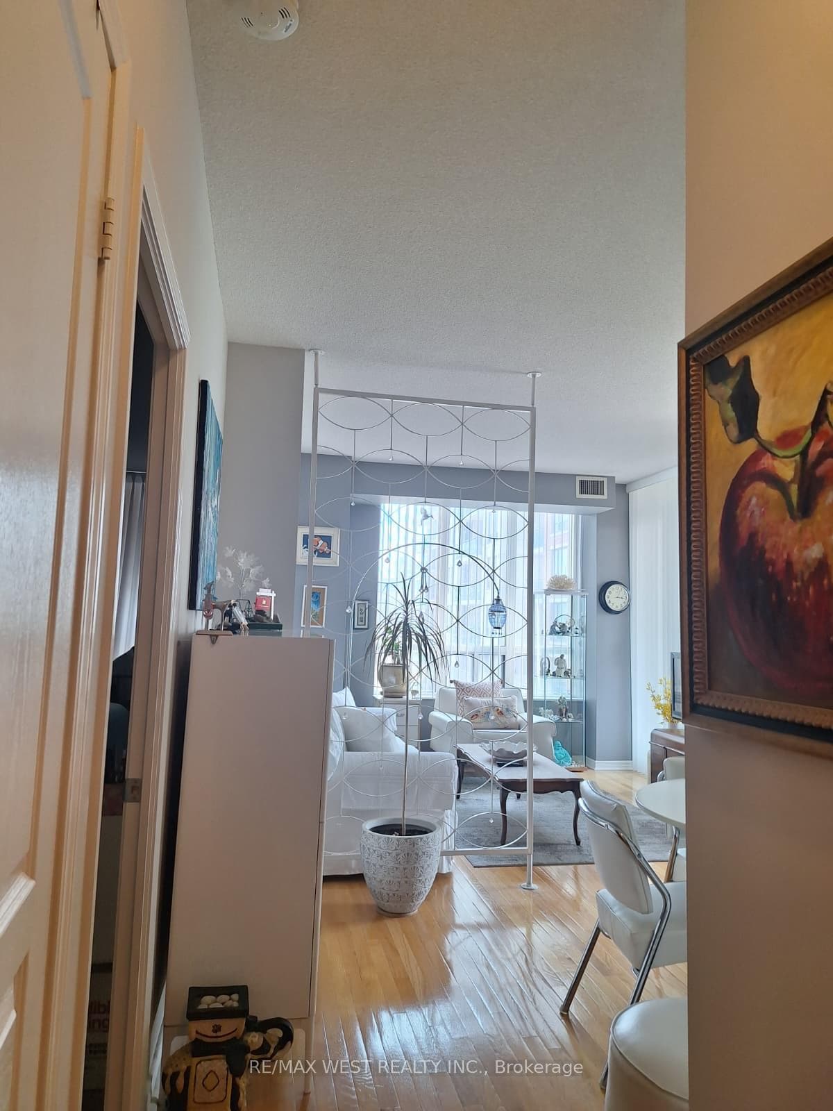 350 Red Maple Road Unit 814 photo 8