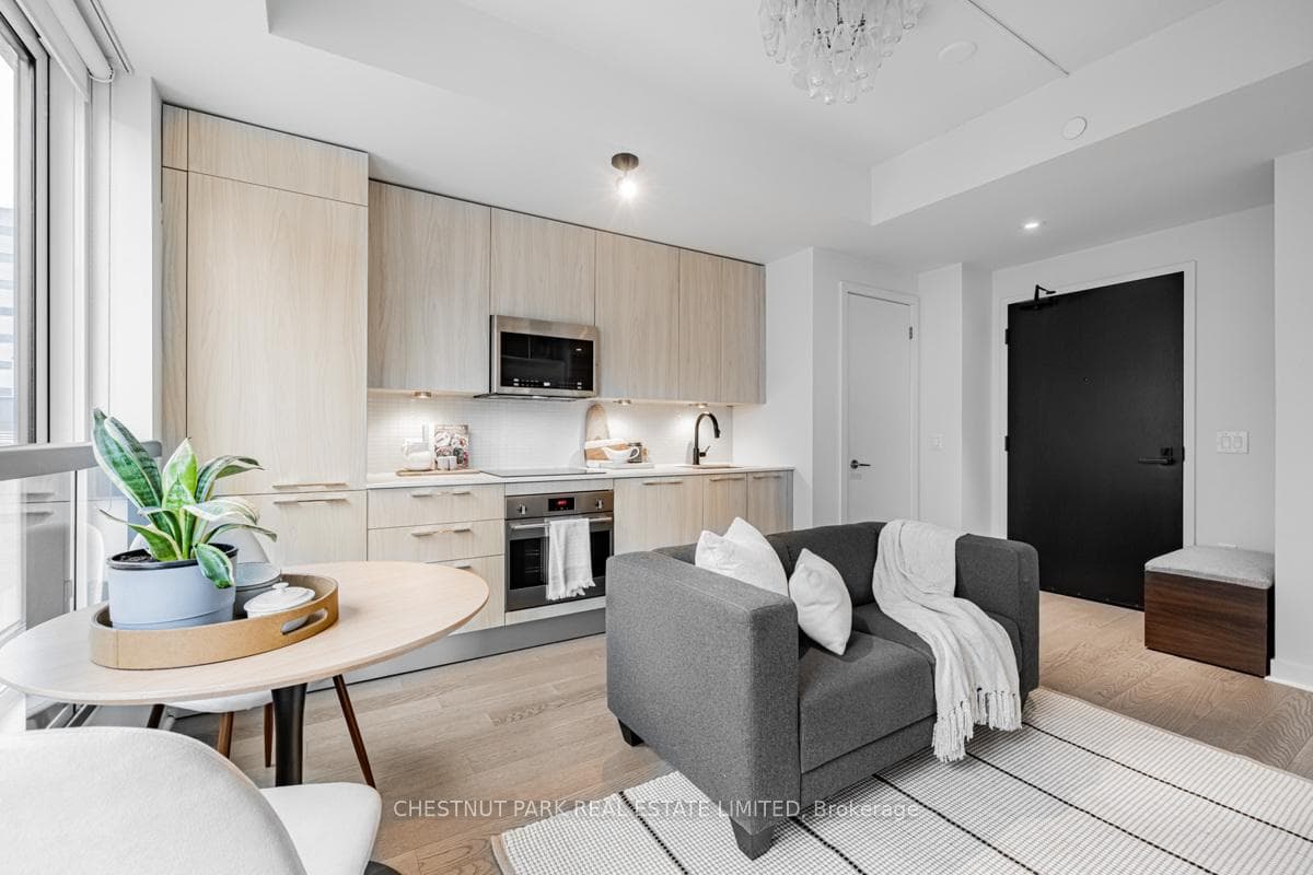 501 Adelaide Street Unit 610 photo 5