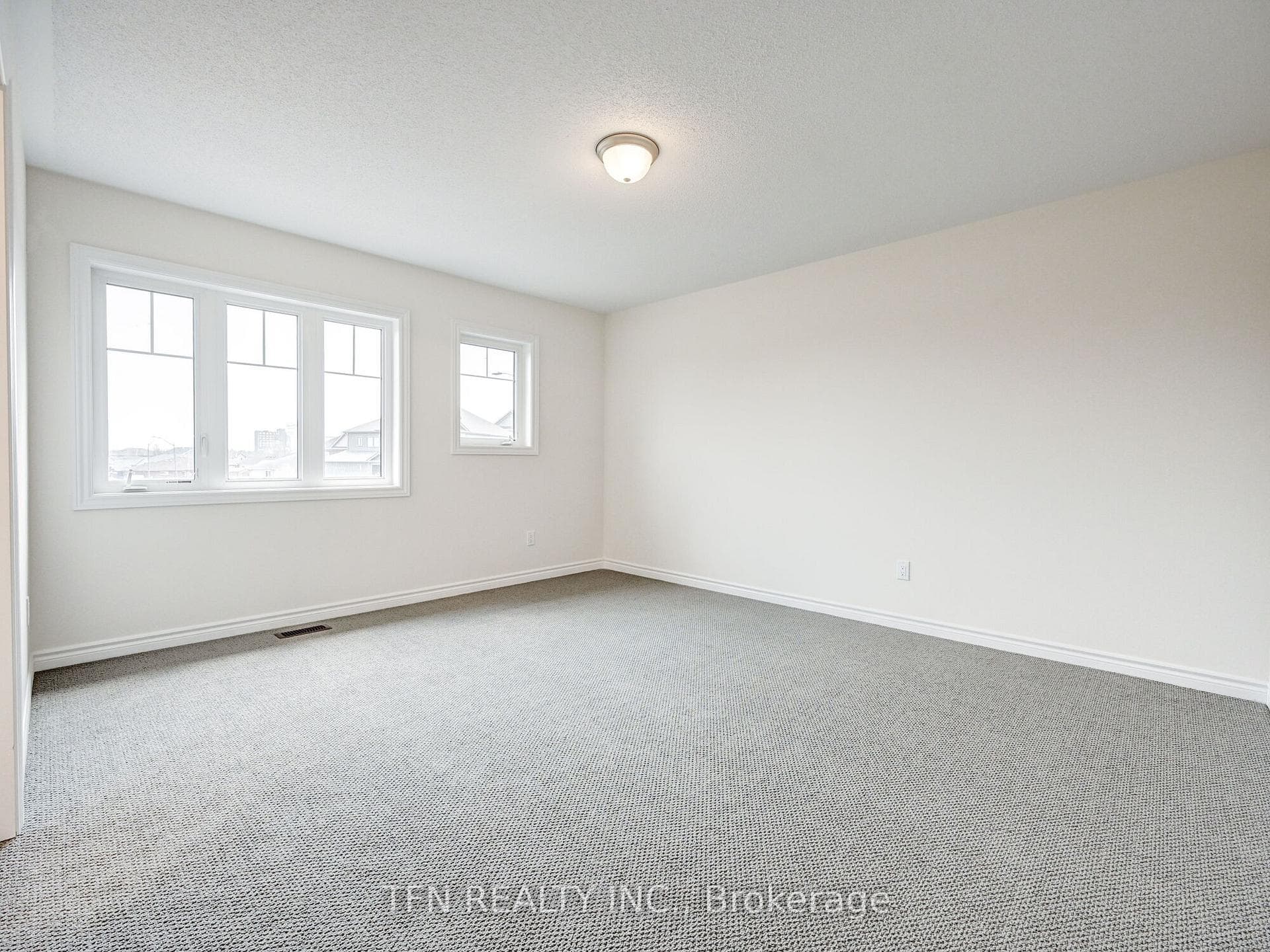 66 Oriole Crescent photo 26