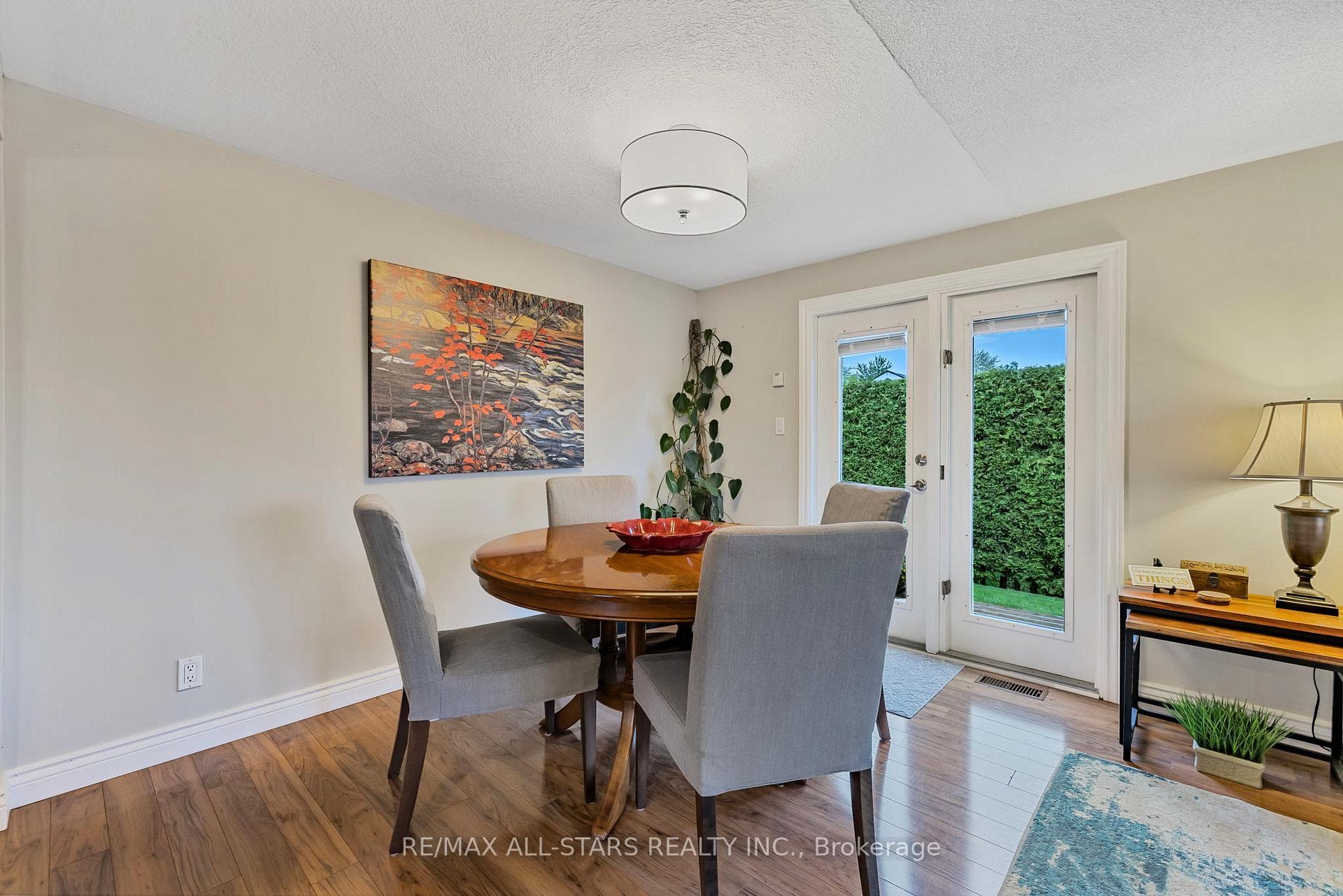 Main level Dining area with walkout to backyard