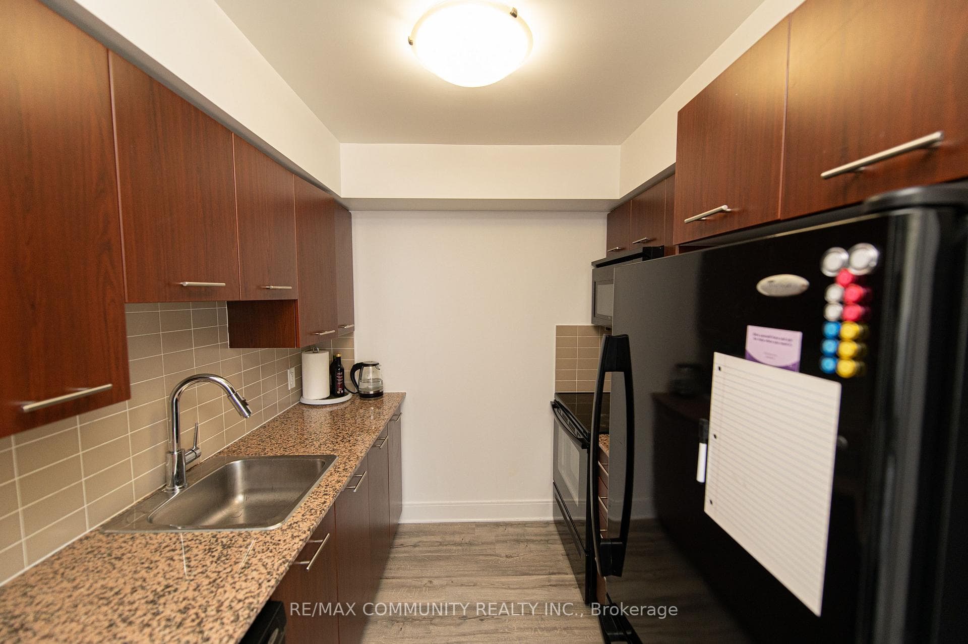 135 Village Green Square Unit 3917 photo 16
