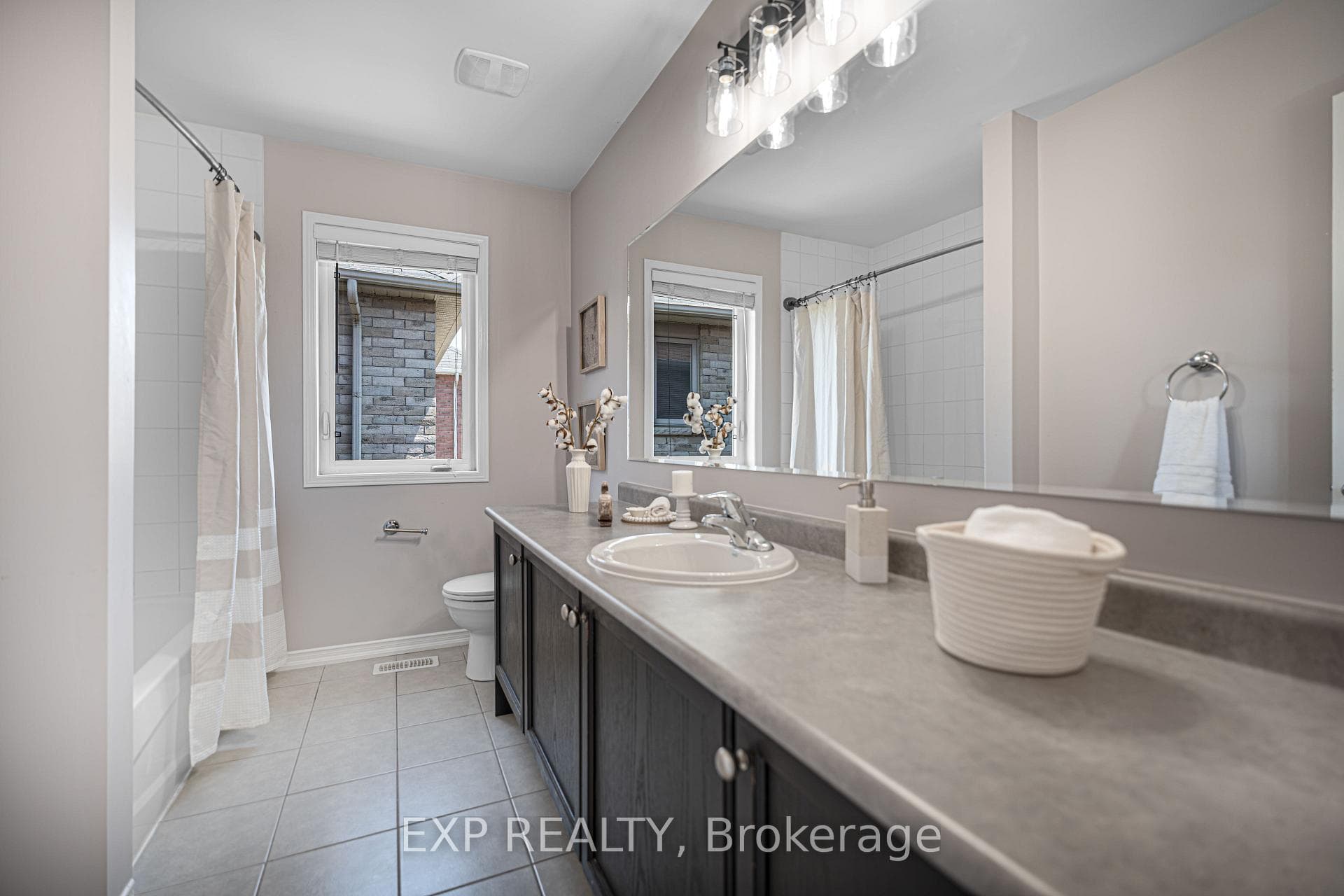 10 Kinrade Crescent photo 29